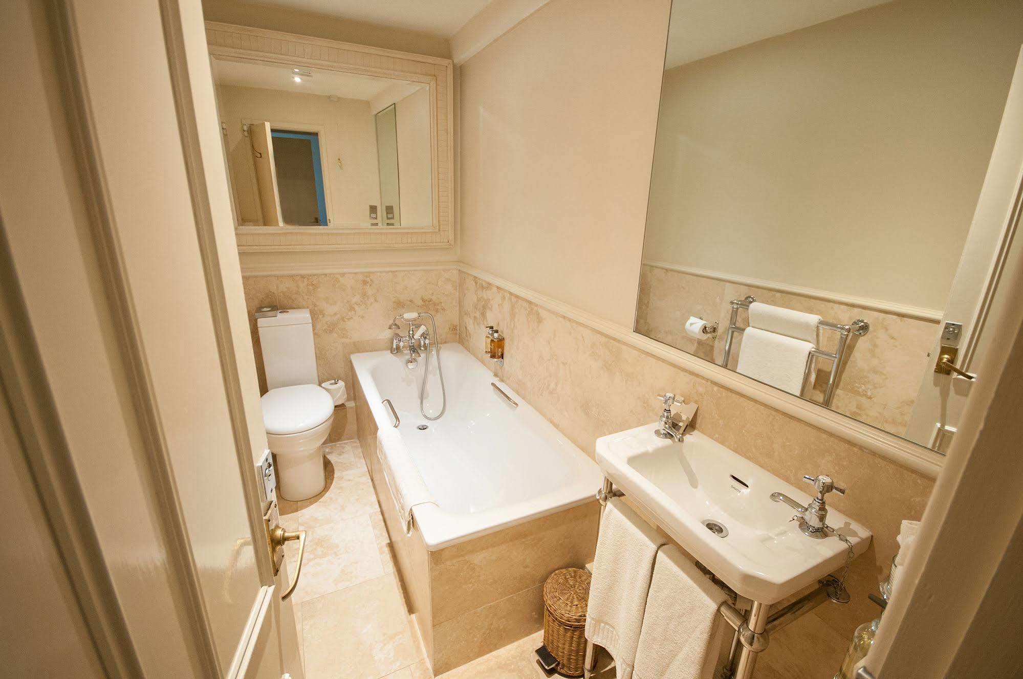 Apsley House Bed and Breakfast Bath Exteriör bild